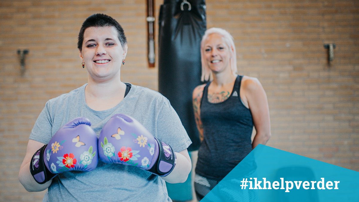 Begeleider Joosje zag dat veel bewoners neerslachtig werden toen corona uitbrak. Nu geeft ze hen #bokslessen. “Ik zie dat ze erg goed hun emoties erin kwijt kunnen en minder druk zijn in hun hoofd. Na de les stralen ze helemaal.”🤩#ikhelpverder 
➡ bit.ly/3gltEi5