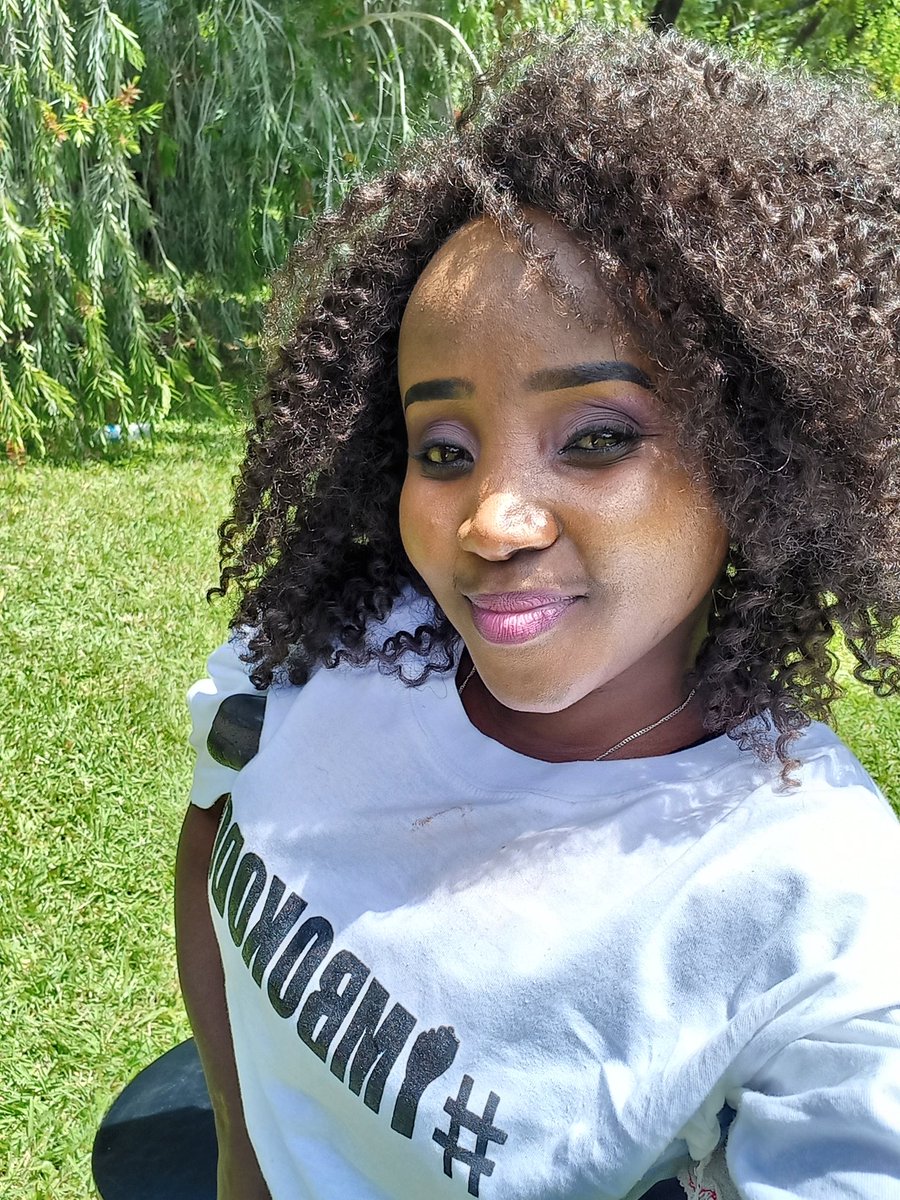 GwiziSoneni's tweet photo. #WomenWithDisabilities can do normal things
My #WCW is from #Byo💥👌 Mitchell Madau @MichDiva07 #makeupartist She was one of ladies who did our make-up for è #Imbokodo video shoot
She says "#WomenWithDisabilities are beautiful" she definitely made me look beautiful 
#YesSheCan https://t.co/ikwS2Or2oc