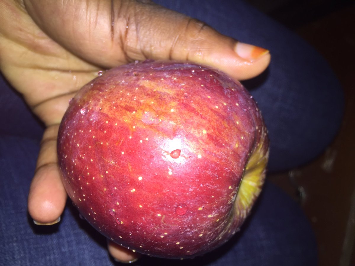 ammiee_sani's tweet photo. How I’m innocently treating this at Iftar😋#ffo #foodiesoftwitter #foodporn #forfoodonly https://t.co/f5pkKBC5mq