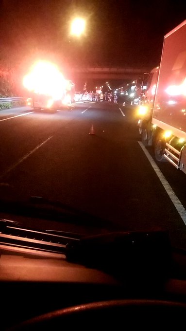 事故 東北道 4月日 通行止め 事故現場画像 浦和料金所 岩槻ic間で事故の影響で通行止め 通行の際は交通規制や渋滞に注意 まとめダネ