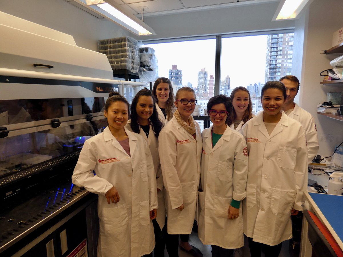 Happy Medical Laboratory Professionals Week to our amazing colleagues! #MedLab professionals play a critical role in advancing research and speeding treatments to patients. #PrecisionMedicine 

Thank you for everything you do each day. #LabWeek2021