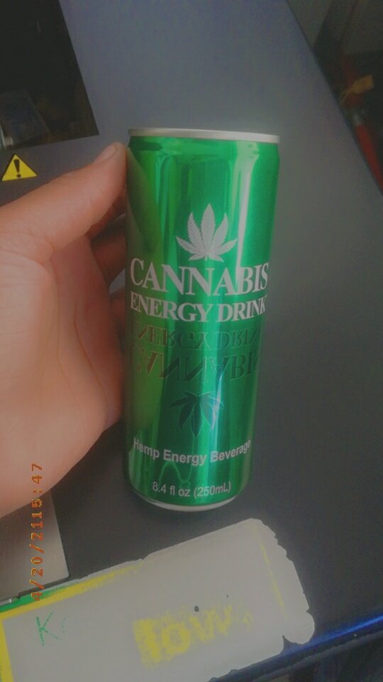 #420day 
Enjoying my energy drink
🍁🍁