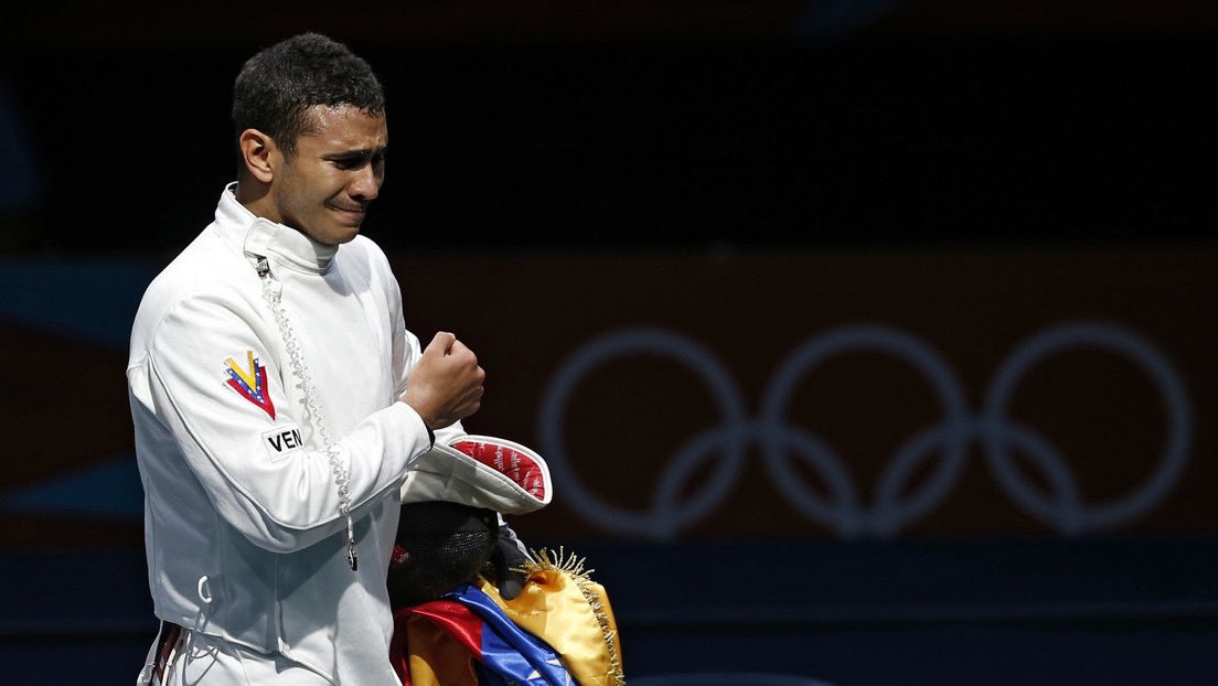 “Todos tenemos sueños. Pero para convertir los sueños en realidad, se necesita una gran cantidad de determinación, dedicación, autodisciplina y esfuerzo” 

-Jesse Owens