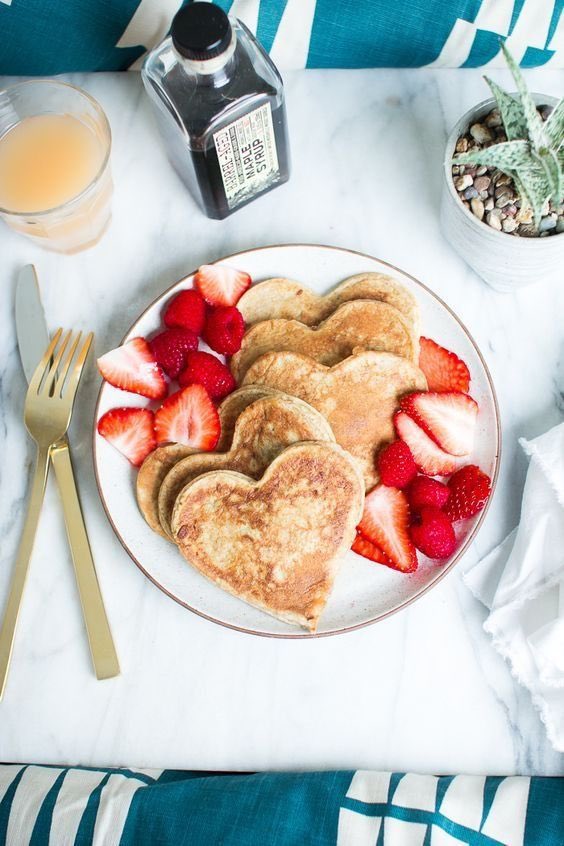 MentalityStone's tweet photo. Well, now he has breakfast, too!! https://t.co/Sgiods32dv