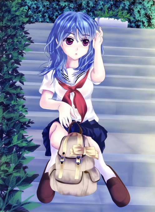 #ド直球に言いますがフォローしてください
こんな感じで制服多めに描いてます。フォローお願いします❣️ 