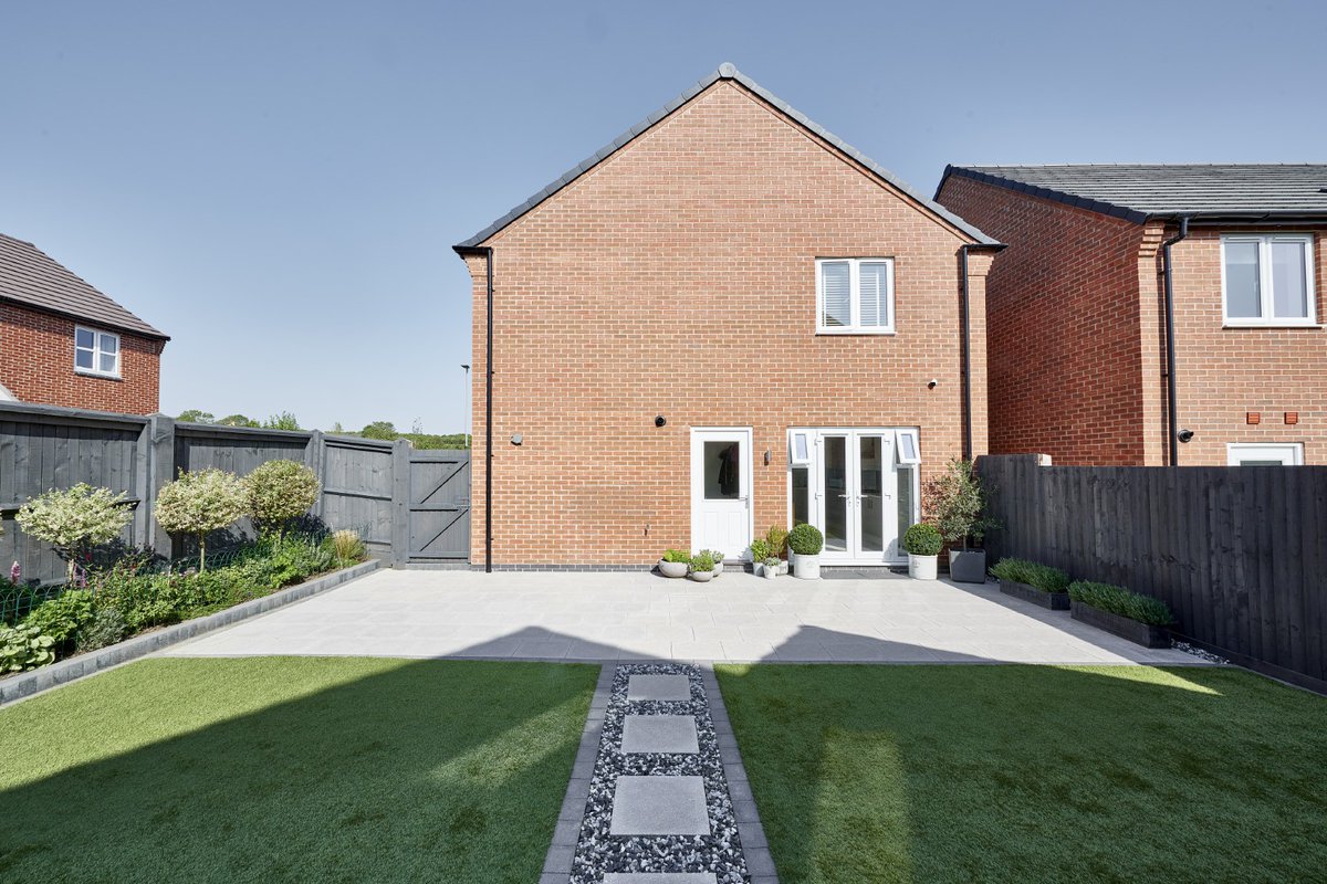 Posts_by_Brett's tweet photo. This stunning, contemporary garden makeover features multiple areas consisting of pathways, a seating area and a patio space using our Chaucer paving in Charcoal 😍 View the range here: https://t.co/cGjFEQzPT0

Installed by Homestyle paving 👏 #landscaping #brettapproved #patio https://t.co/LbXZRsyFjH