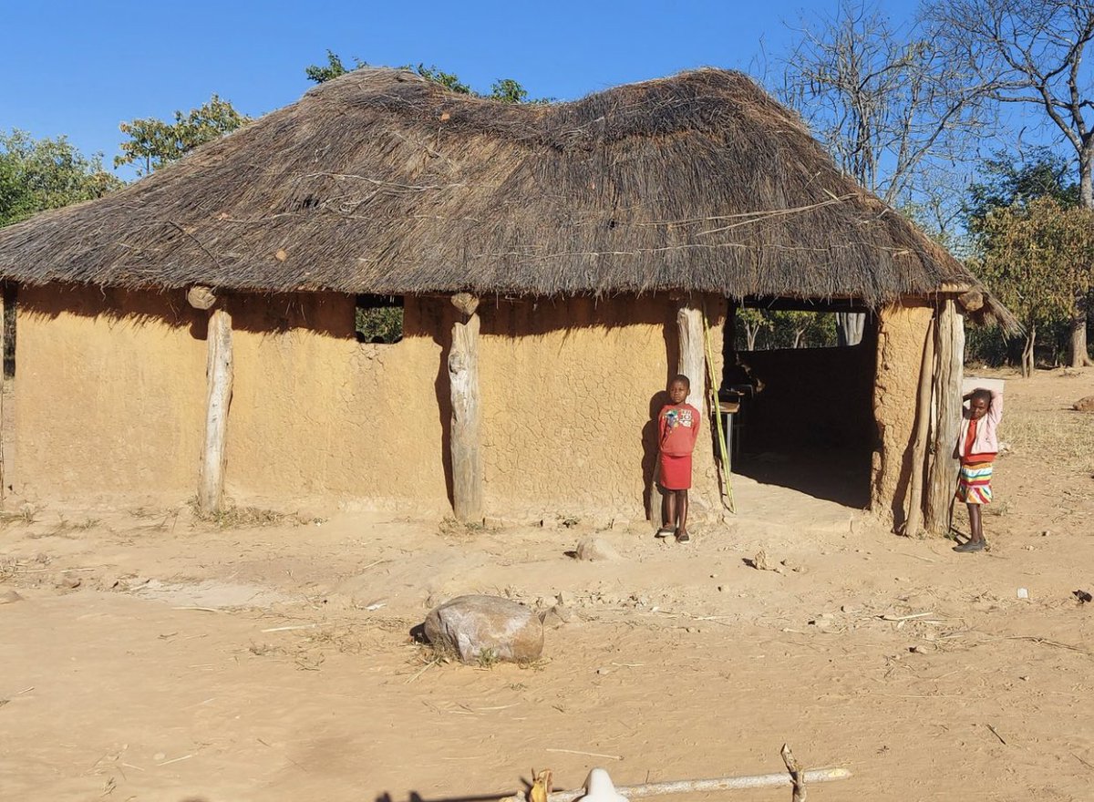 ROHRZimbabweorg's tweet image. If @edmnangagwa can afford to buy a helicopter for US$18m for his use. Why can’t the government afford to provide better educational facilities for our children? #NoToMisplacedPriorities @NgarivhumeJacob @nelsonchamisa @PacheduZW