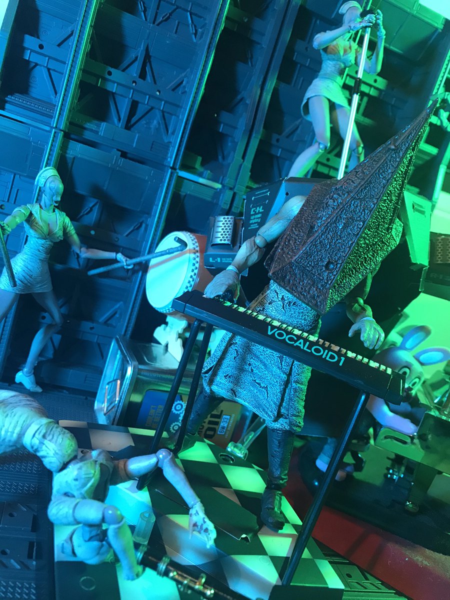 寸田餅男 夜のフィギュア撮影会 お笑いブンドド道場 Silenthill お題 音楽 もう二度と誰にもサイレントヒルなんて言わせない あの音楽隊が更にパワーアップして帰ってきた