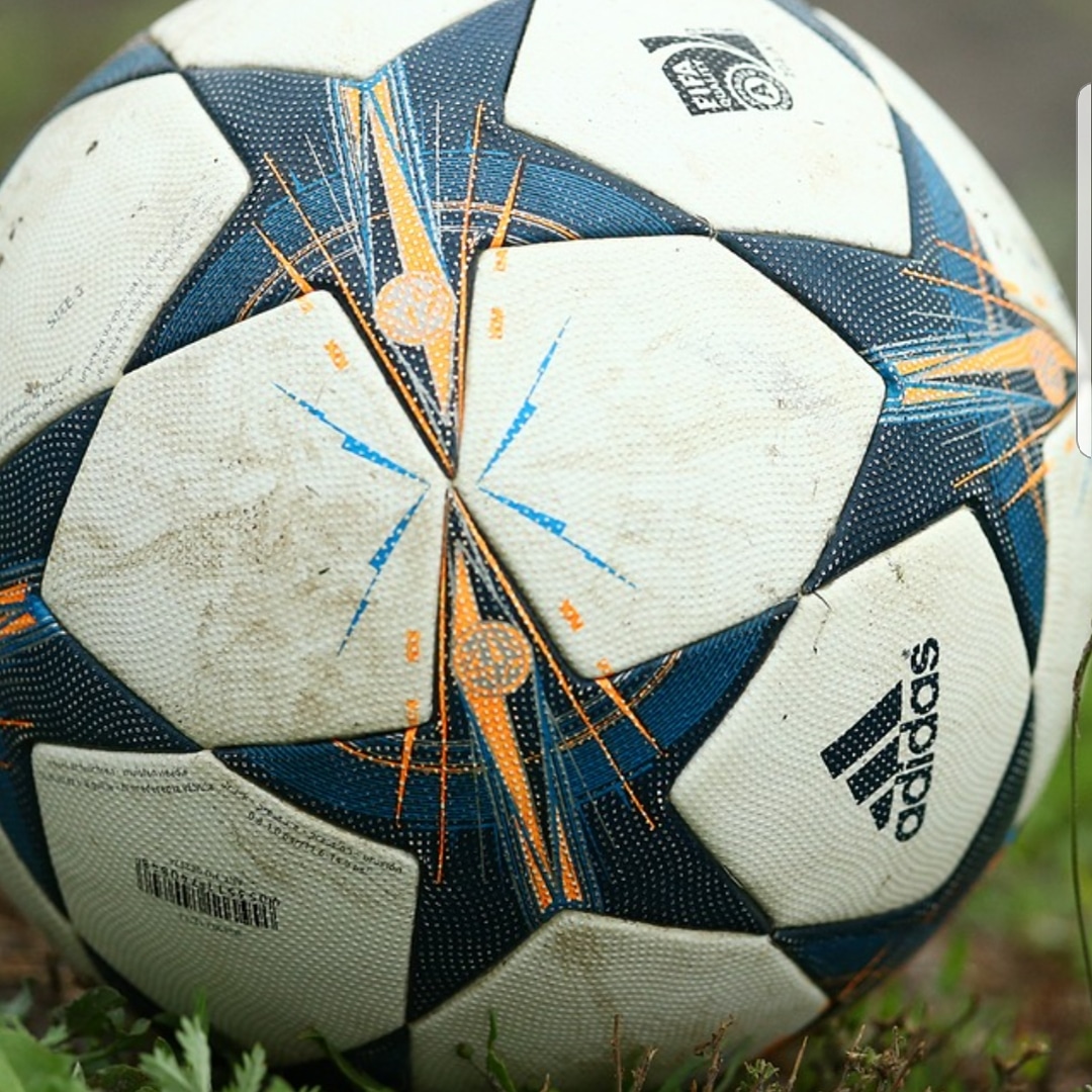 Si A la #superliga
Ya está bien de mantener a los ejecutivos chupones de la #UEFA 
#ChiringuitoSuperLiga
