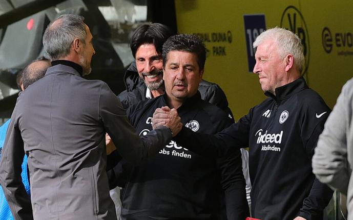 Nach Verpflichtung von Adi Hütter: Auch Co-Trainer wechseln nach Mönchengladbach #tsgbmg #bundesliga #buli #sge #eintrachtfrankfurt #bmg #mönchengladbach

Adolf Hütter ➡ bit.ly/2WsE5n3

fussballdaten.de/news/1-bundesl…