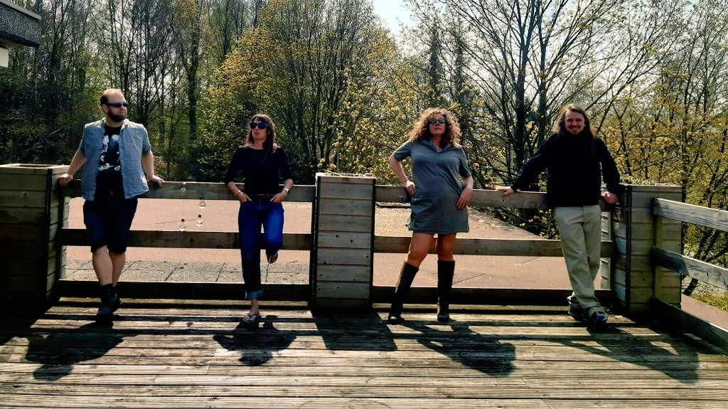 Amy van Son (@amyvanson) on Twitter photo Het nieuwe kantoor innemen en shizzle bedenken voor het #democratie #festival doe je zo. #DemFest w/ <a href="/ZOZplatform/">ZOZ platform</a> #Déwát #Debat Het nieuwe kantoor innemen en shizzle bedenken voor het #democratie #festival doe je zo. #DemFest w/ <a href="/ZOZplatform/">ZOZ platform</a> #Déwát #Debat