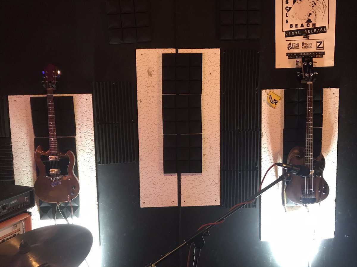 Building the shrine

.
.
.
#coffinandboltrecords #goldenrobotrecords #denverdirtrock #denverisheavier #liverwreckers #sunn #FowlSounds #stonerrock #orangeamplification #jenrossproductions #noiserock #riffworship  #sludgemetal