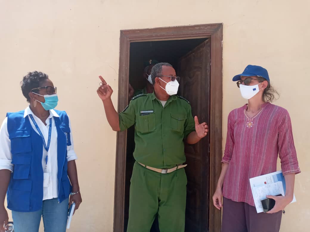 UEMauritanie's tweet photo. Mission de la DUE accompagnée de #OIMMauritanie dans le #Guidimakha. Série de rencontres fructueuses avec les comités villageois, visites aux postes frontières et chantier du Centre de Coopération transfrontalier de #Selibaby entre #Mali, #Senegal et #Mauritanie #AfricaTrustFund https://t.co/xavHJcXoCS