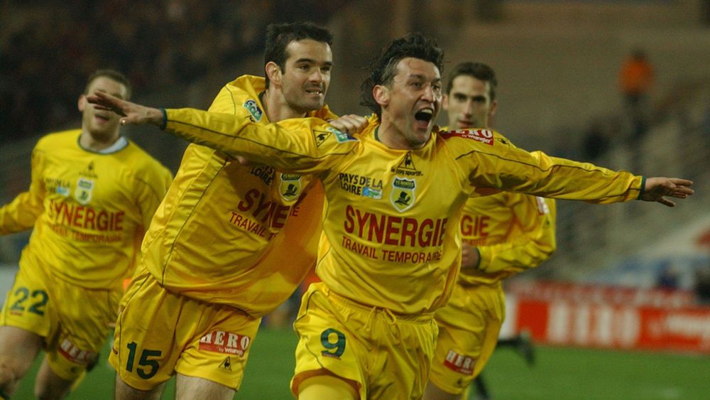 footmultiple's tweet photo. ⬇ Viorel Moldovan, souvenir d'un acteur de la réussite FC Nantes ⬇ 

➡️ Thread sur son passage dans le club nantais. https://t.co/aN9jiPwhQC