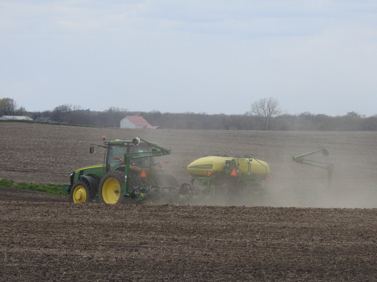 Some corn was going in the ground this weekend west of Des Moines.  No growing degrees today. Back to 70s early next week. #plant21 #IowaAg