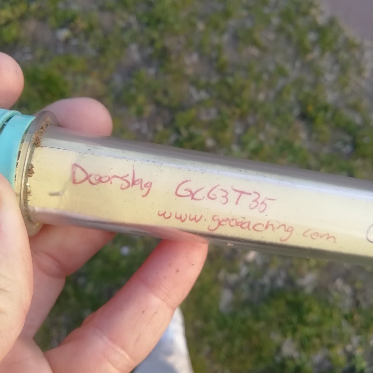 EnsingTeam's tweet photo. Tijd om afscheid te nemen van mijn oudste cache... Het is mooi geweest.. #geocaching https://t.co/ISxvClQTCi