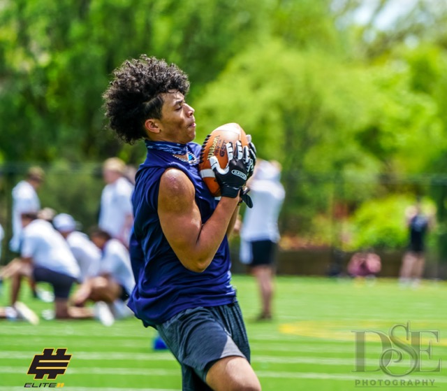 malik_dailey21's tweet photo. Got some great work in at the Elite 11. https://t.co/0VL3kwVGx4