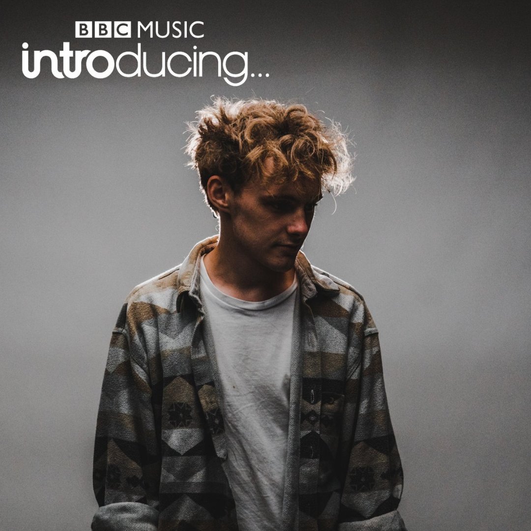Many thanks to @BBCIntroSfk for spinning a live version of 'She's So Nice' by young @SamsMusicBaby on Saturday night! 1hr57mins bbc.co.uk/sounds/play/p0… Sams new EP 'She's So Nice' on Cooking Vinyl here: sameagle.lnk.to/SSNEP