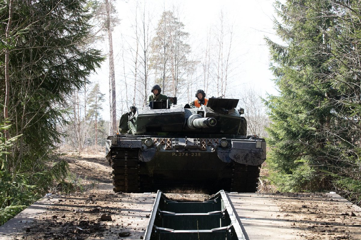 Panssariprikaati tweet media