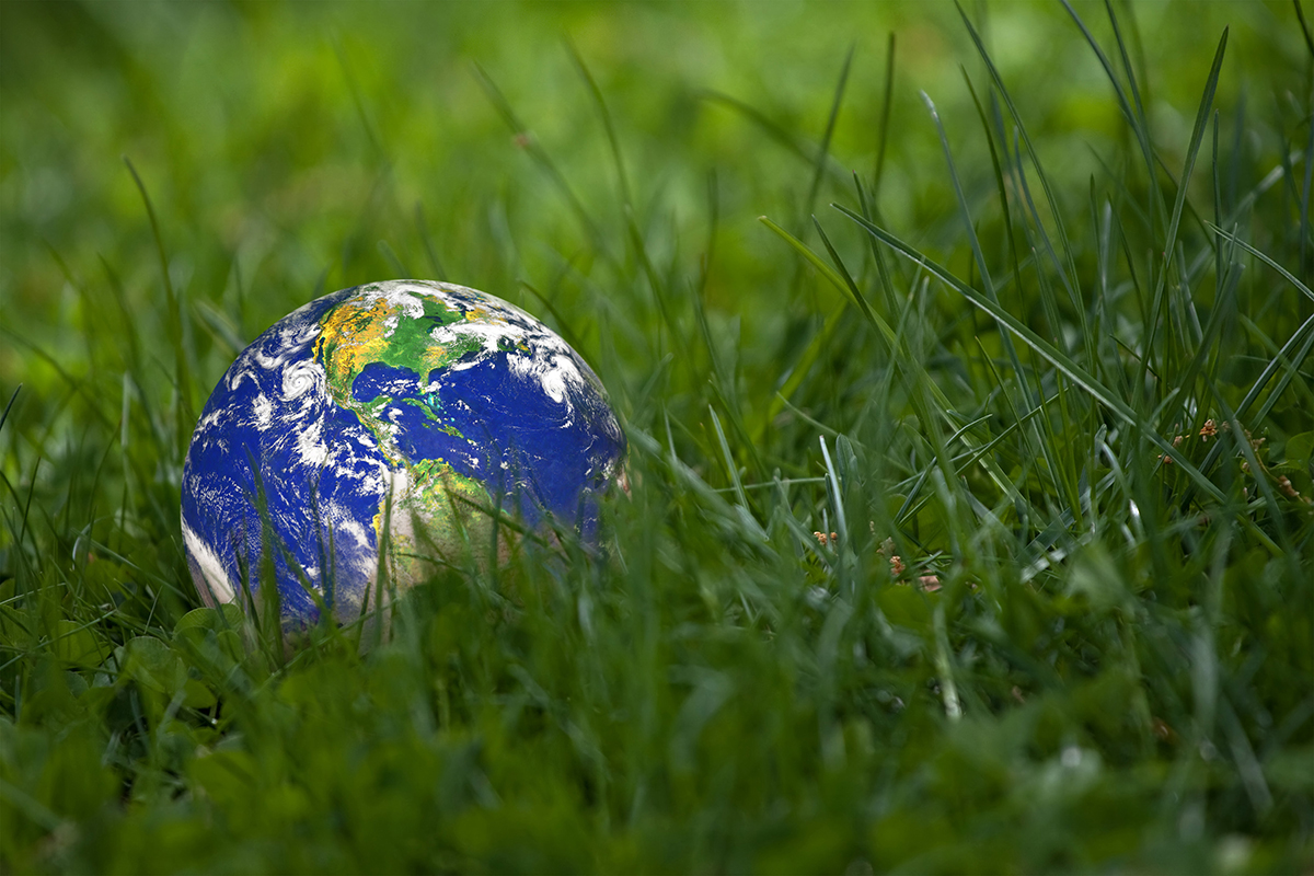 THURSDAY: Celebrate Earth Day 2021 with the #CLE VIDEO ENCORE "Using the Law to Solve Climate Change" to draw awareness to climate change and how the legal community can become more engaged. 

A FREE ELIGIBLE course!

Register today ➡️ ow.ly/4wHw50Eskld