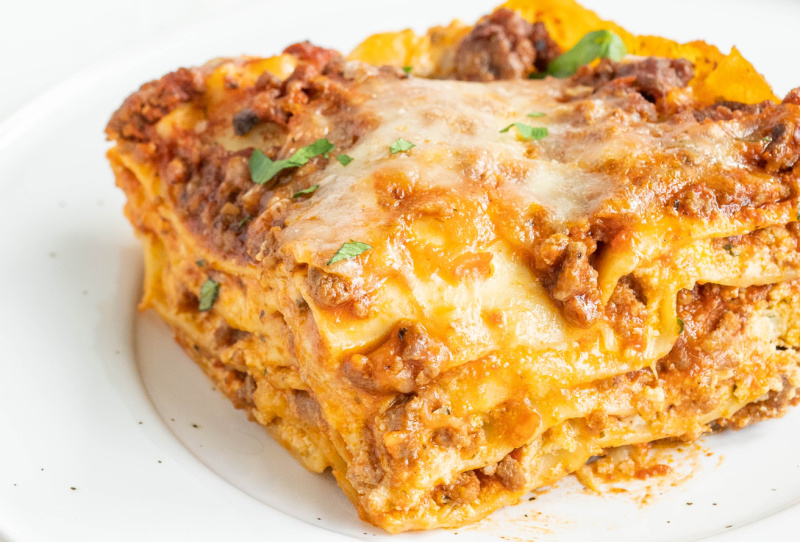 Classic Beef Lasagna for dinner!
Recipe here: recipegirl.com/classic-beef-l…