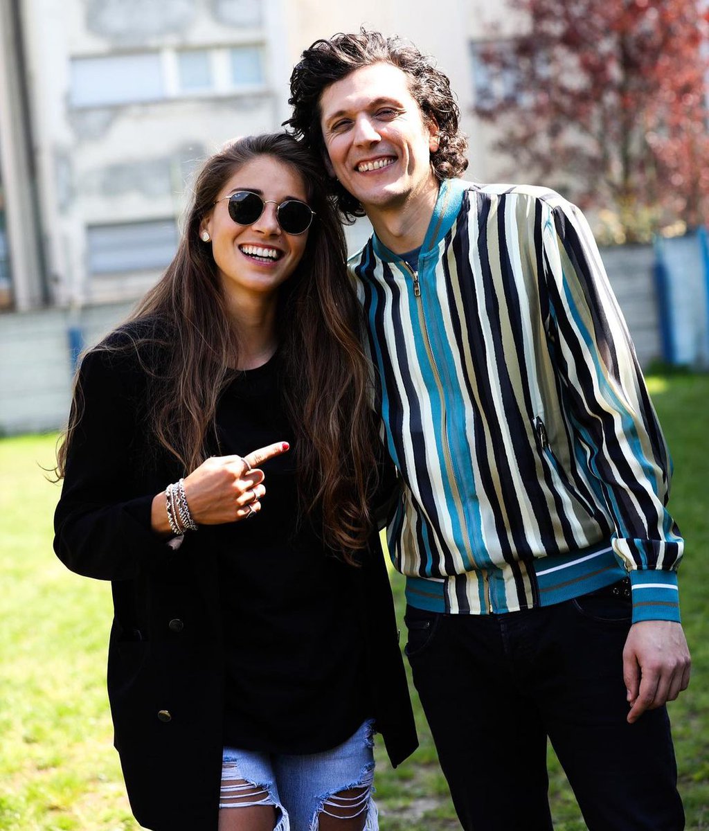 LuciaMirra2's tweet photo. Siete davvero stupendi ragazzi, avete dei sorrisi immensi e speciali. Grazie di cuore per aver condiviso questi momenti con noi. Ermal sei davvero il nostro Sole non smetterรฒ mai di dirtelo๐๐๐ #ErmalMeta #BuonCompleannoErmal #Meta40 #ErmalBday https://t.co/ILehXyOfL3