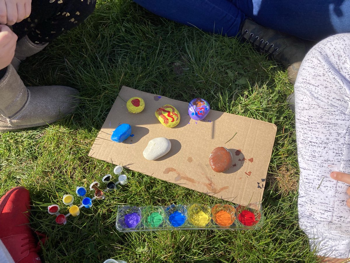 PtaHazel's tweet photo. Hey, @HighlineSchools and @Burien friends!  @hazel_valley  is creating a Pandemic Memorial Garden at our school. We would love to include a rock painted by YOU!  Please drop off your rock this week and next in the box outside of the school. We are in this together. https://t.co/MZRpkRh9yr