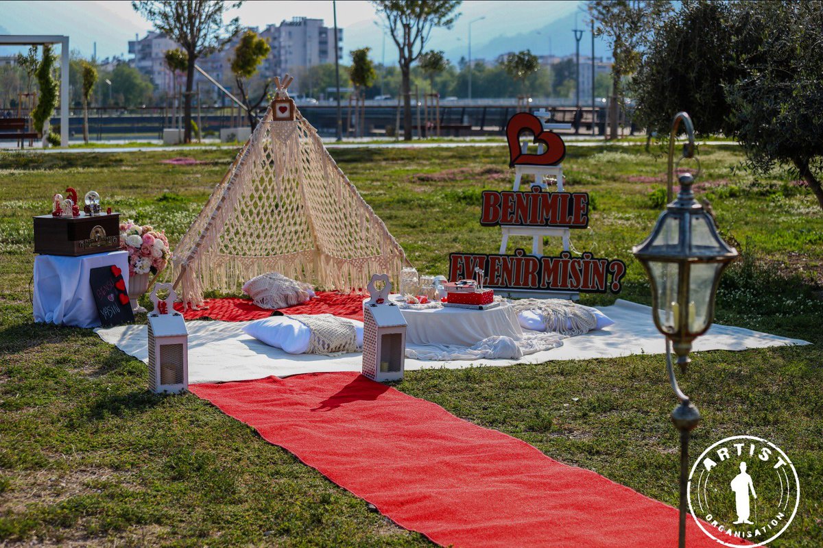 ArtistOrganisa1's tweet photo. ‘’Sevgilim ,Gözlerinden süzülen ışığa bir ömür boyu beni maruz bırakır mısın? ‘’ Dedi  @yasinclm07  #evlikteklifi  #antalya #konyaalti #marriage https://t.co/PaqiBjDHti