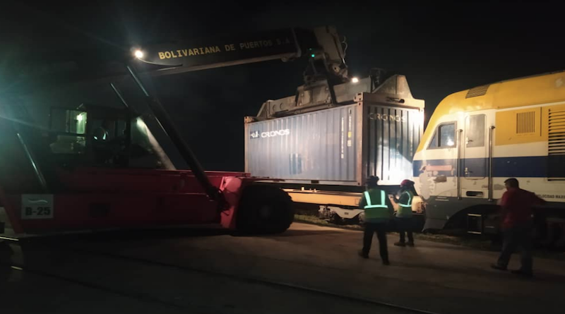 Sistema de Transporte Ferroviario Nacional movilizará 727 toneladas de carga para la exportación desde el terminal intermodal de Puerto Seco de Barquisimeto hacia Puerto Cabello #LaCovidNoEsJuego vtv.gob.ve/sistema-transp…