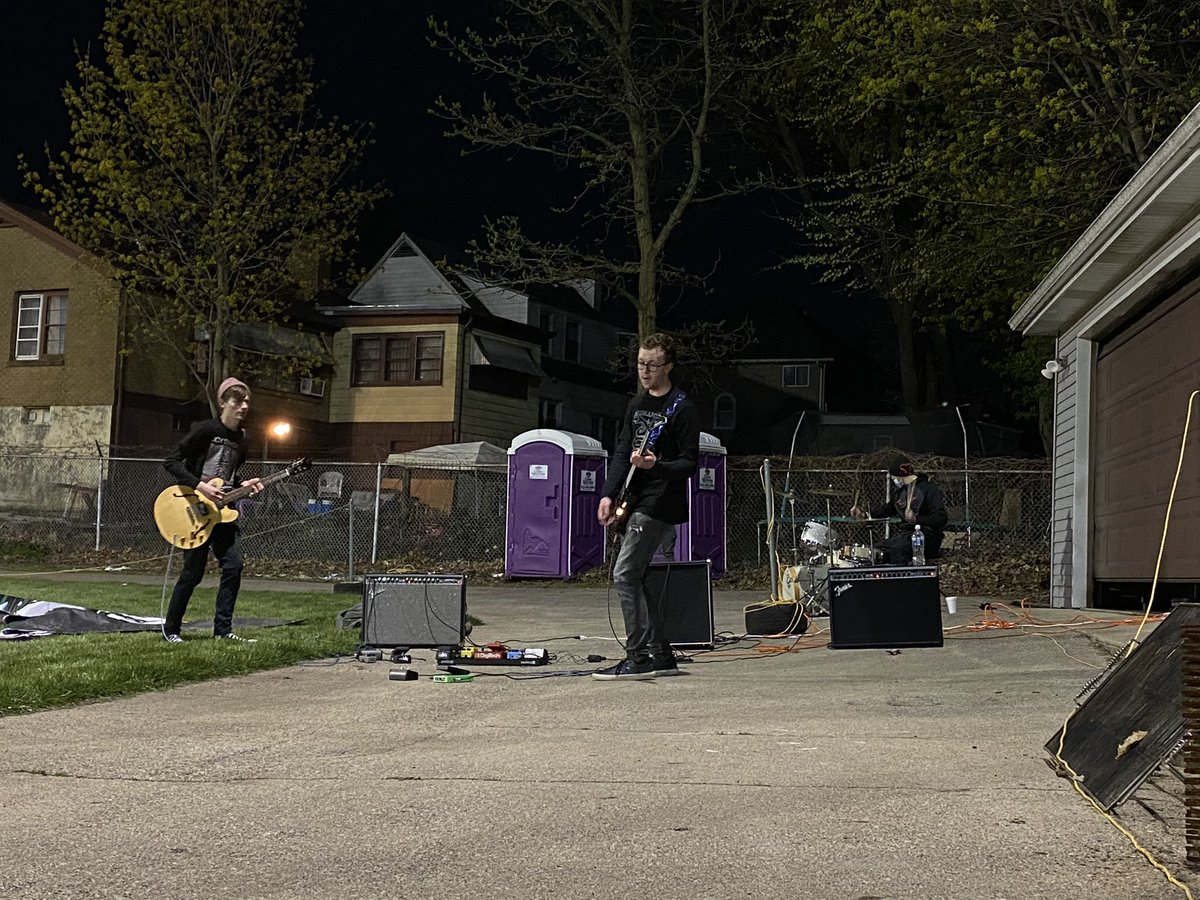 greenmachinee's tweet photo. Monday Night Lights!!! Great win, Wave!!!🌊🔥⚡️ We also had a special performance from some of our very own students. Great job boys! https://t.co/GKS1WpRDjc