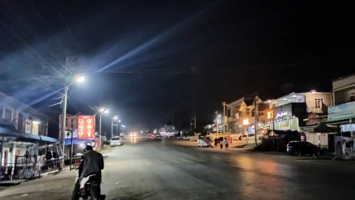 sfys_nn's tweet photo. On Apr 20 around 8pm in #KotKhine, Gunfires are shot into the air for ten times near M3 Market. It's unclear which armed groups fired it, however, youths assumed that it must be from Junta's  terrorists to threaten ppl since they're holding night strike at that time.
#Apr20Coup https://t.co/n9W7hCwdkV