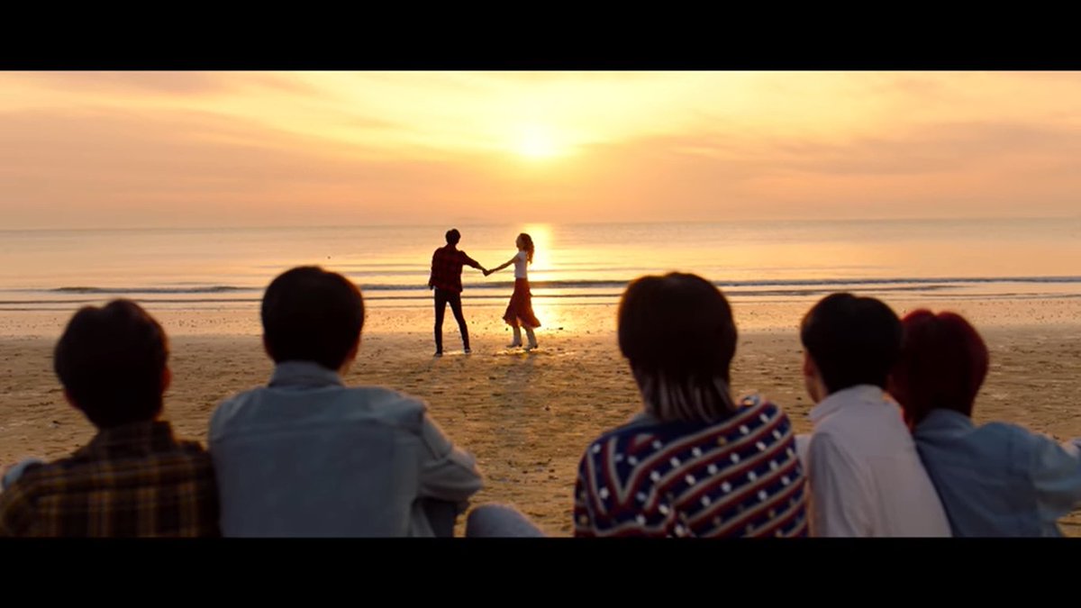 travelkage's tweet photo. Me in lockdown life looking at me pre-pandemic. Except that instead of a boy, I would've been holding a surfboard. Missing La Union, and how I would spend half the week there, then half the week in Manila. Missing it a little extra these days. 

#Day6 #DAY6Comeback #Day6YouMakeMe https://t.co/kDVaDSkTc9