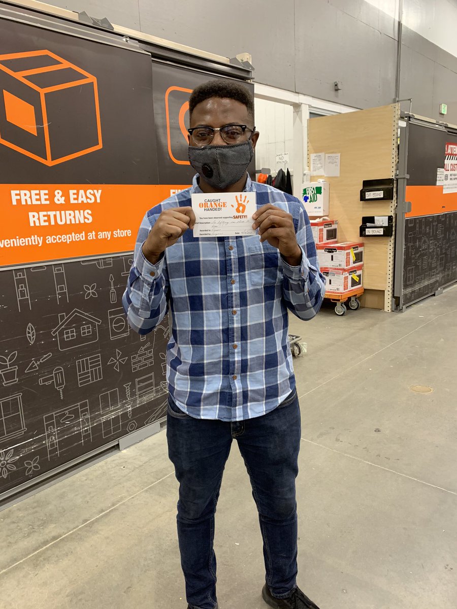 Levar from D94 caught orange handed lifting it close to home keep up the good work @MickyMkt2370 @Kcheps810 @nickz87_nick @SasekMike @pooch9286 @nyyroro @patiaquinta