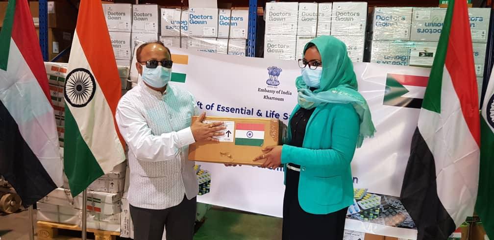 EoI_Khartoum's tweet photo. A consignment of 6 MT of essential and life saving medicines gifted by India to Sudan was received by the Federal Ministry of Health (FMOH) yesterday. FMOH appreciated the continued Indian support at critical times.
@DrSJaishankar @MOS_MEA  @MEAIndia @IndianDiplomacy https://t.co/KFdKOo7GZU