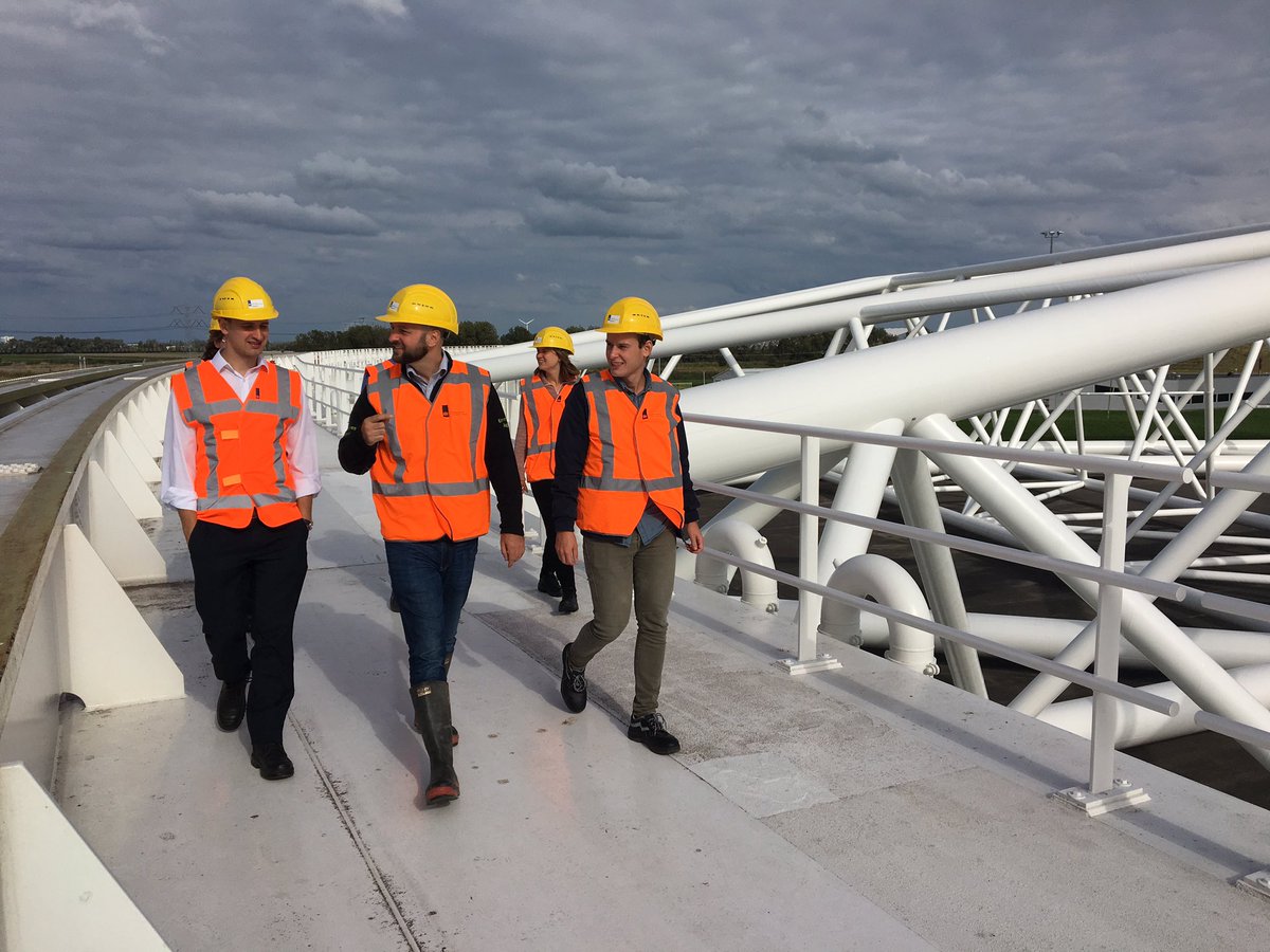 Graduate Engineering Opportunities! We’re looking to recruit the future of Flood Risk Management. Follow a structured and supported training scheme to professional engineering qualifications - civils and electrical roles available. Questions? Ask below. environmentagencyjobs.tal.net/vx/lang-en-GB/…