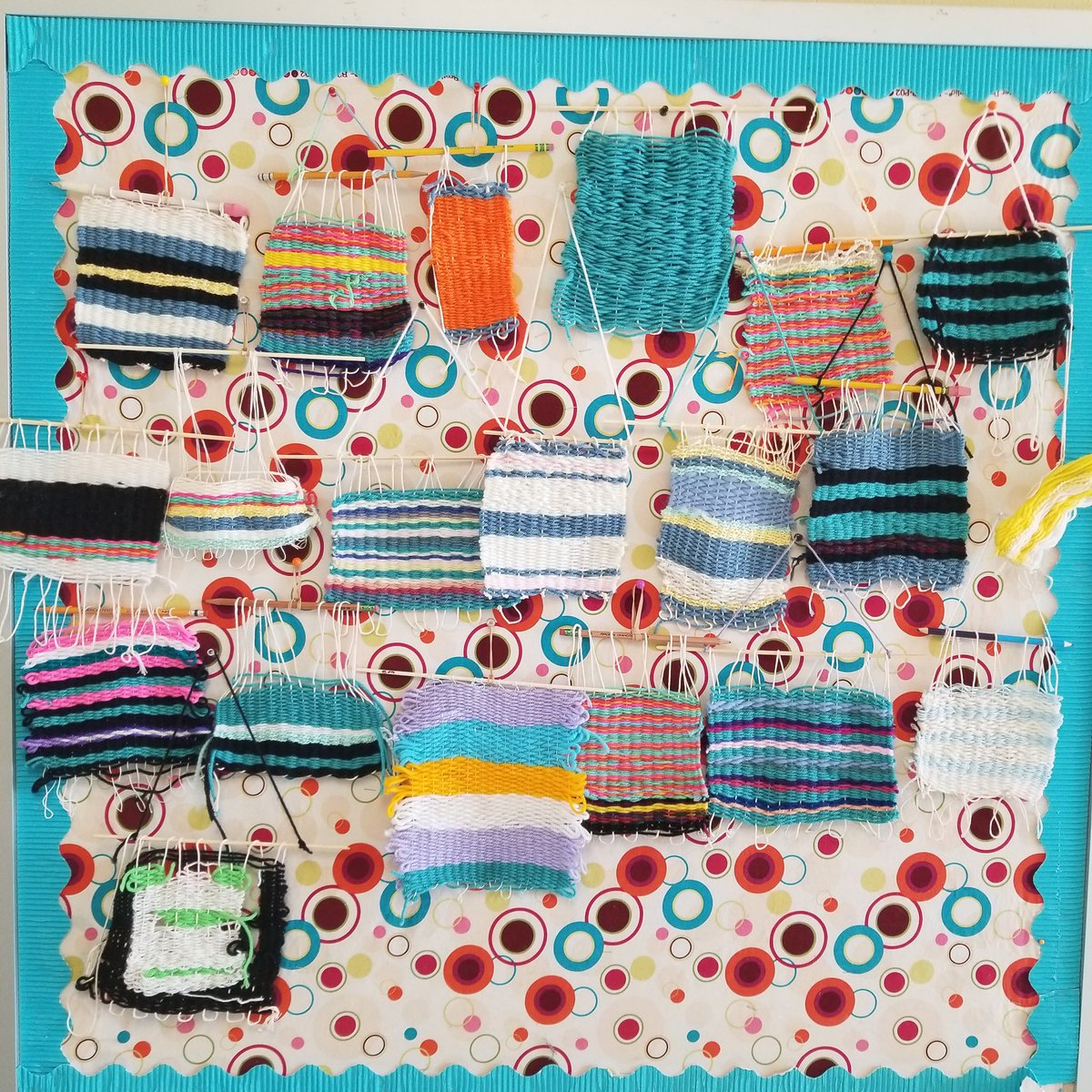 markeatoninky's tweet photo. 6th grade North Oldham students made cardboard looms to craft these weavings! https://t.co/tch6cpMd2P