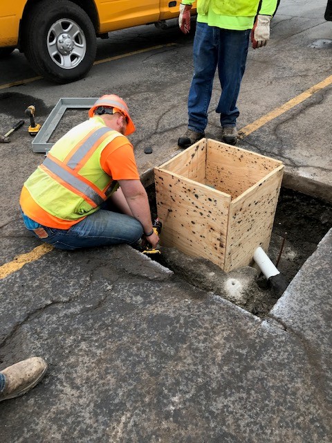 NYSDOTBuffalo's tweet photo. Another drainage inlet is successfully rebuilt by our Drainage Team in Niagara County on Route 429 in the town of Cambria https://t.co/wsEIyWbmdv
