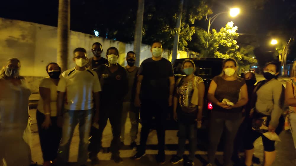 palmar_oeste's tweet photo. Por iniciativa de grupo de voceros y líderes de calle @palmar_oeste se dió jornada de fumigación por parte de @MinSaludVE La Guaira. Cumpliendo las necesidades de la comunidad #COVID19 #PalmarOesteCaraballeda https://t.co/f6Qlsih5WY