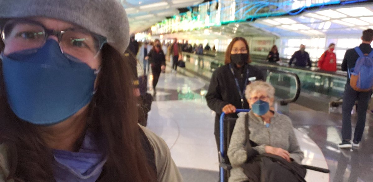 ChicagoVRBO's tweet image. It's #TravelTuesday and it feels so good to see my old friend the moving walkway. Mother daughter off to visit sister/aunt. #familytravel #motherdaughterlove