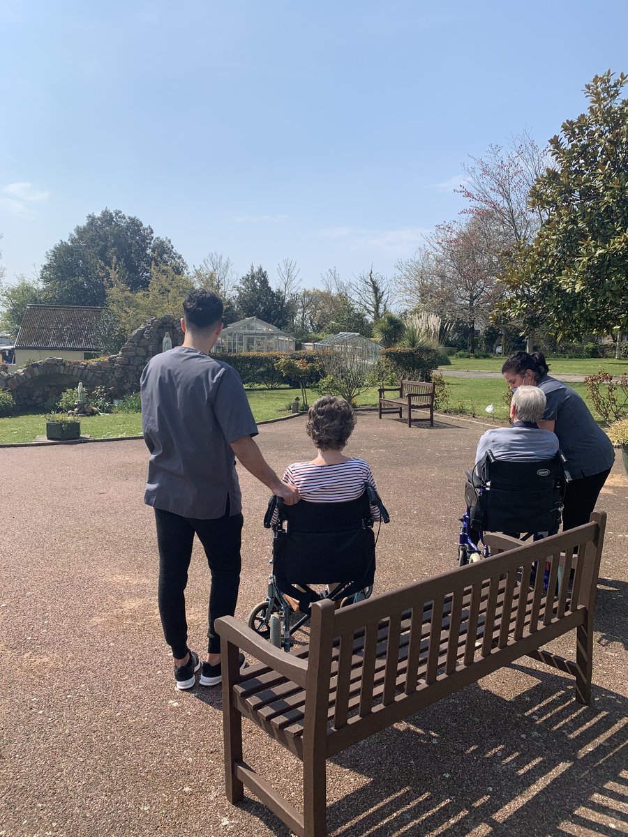 LVCareGroup's tweet photo. The sunshine is a perfect time for our residents to get out and about. Residents from our Caroline Sheppard Unit enjoyed a walk in the beautiful sunshine today through the glorious gardens of #Lvcarestjosephs , followed by ice-cream and an afternoon Film! https://t.co/1KNrcUYRje