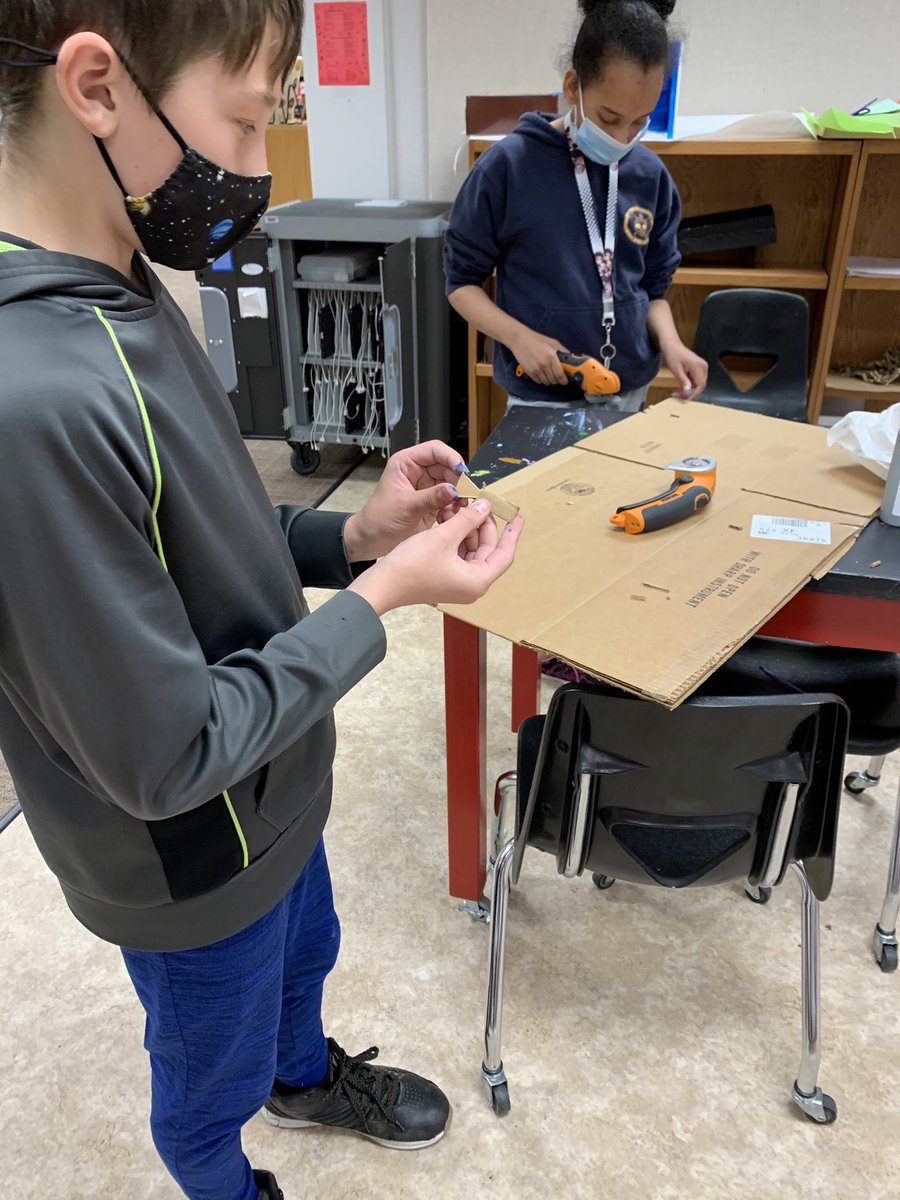 Henson18Renee's tweet photo. SJHS Spanish students use the maker space to create biome dioramas which they will present to their class in Spanish.  Way to go Miss Clubb! https://t.co/GfTXRqfwtv