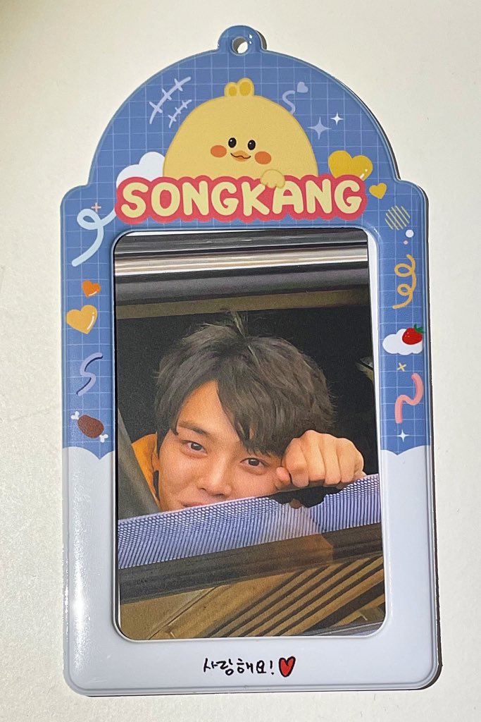 kkang_mimi's tweet photo. ➖
𝐀𝐥𝐥 𝐃𝐚𝐲 𝐖𝐢𝐭𝐡 𝐊𝐚𝐧𝐠
𝐃-𝟎𝟏

포카 홀더가 눈에 안들어 오는 사진 🙃
기여운 포카 홀더 받으러 오세여💛

매일 선착 두분, 생일 당일 다섯분께 드립니다.
홍대 오버필과, 논현 아미엘리 수량은 동일합니다!

 #송강 #SongKang #ソンガン https://t.co/GyLJdX16d8