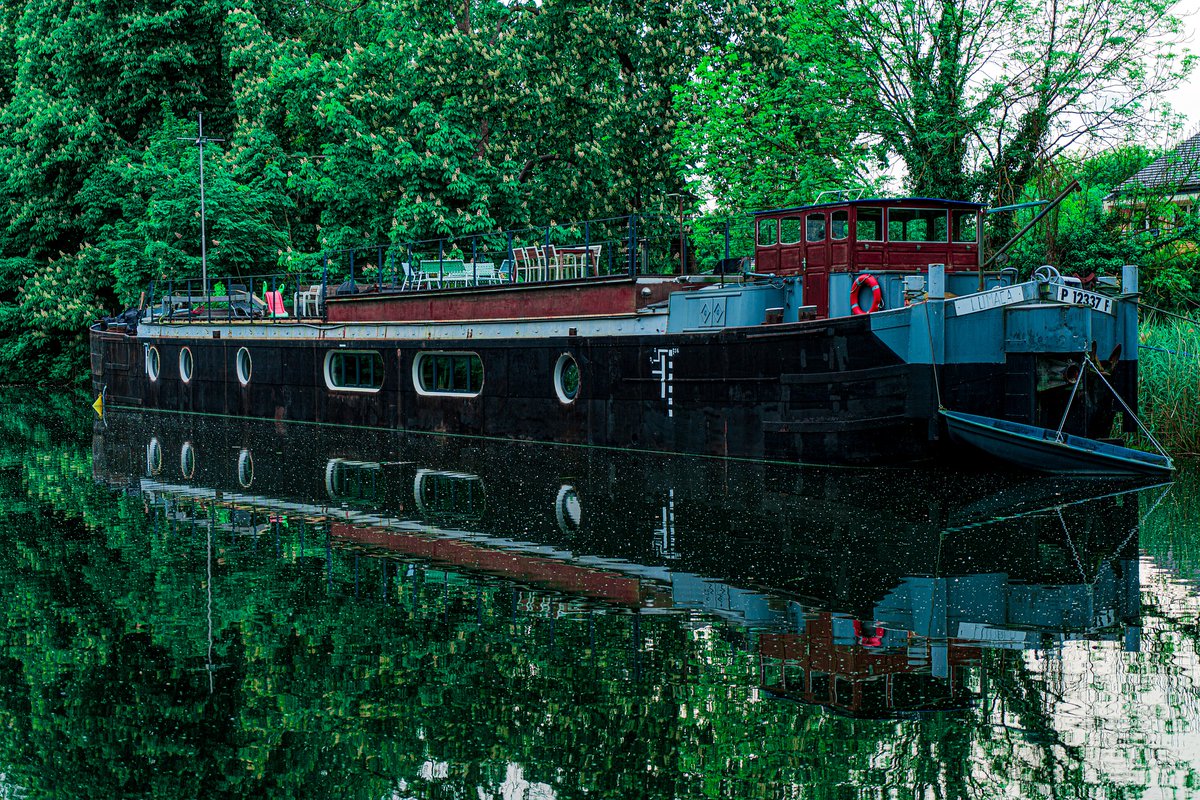 lookforplace's tweet photo. #Boat #River #Countryside #Belgium https://t.co/zLQyLJn9Ac