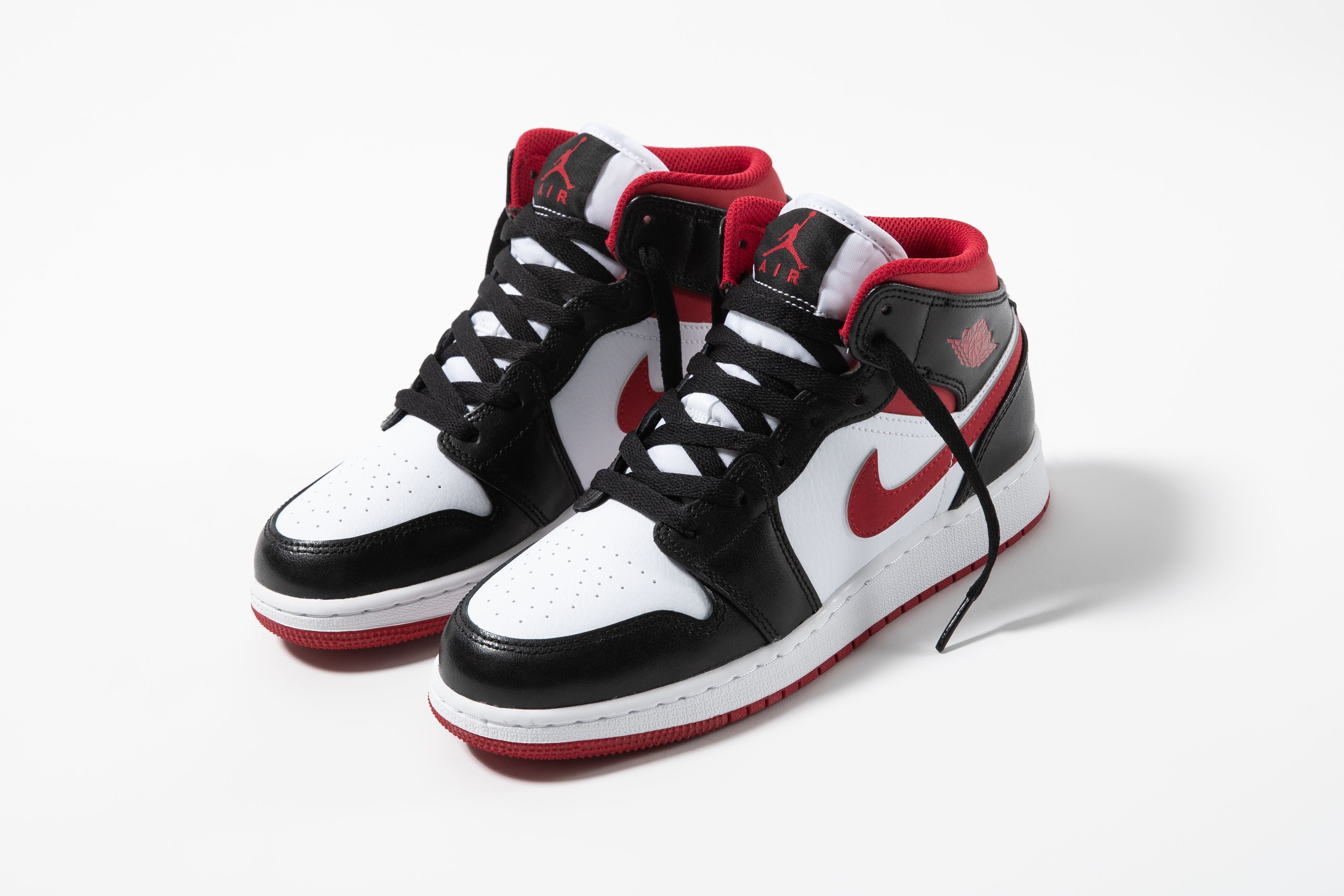 Jordan aj 1 shop mid red black white