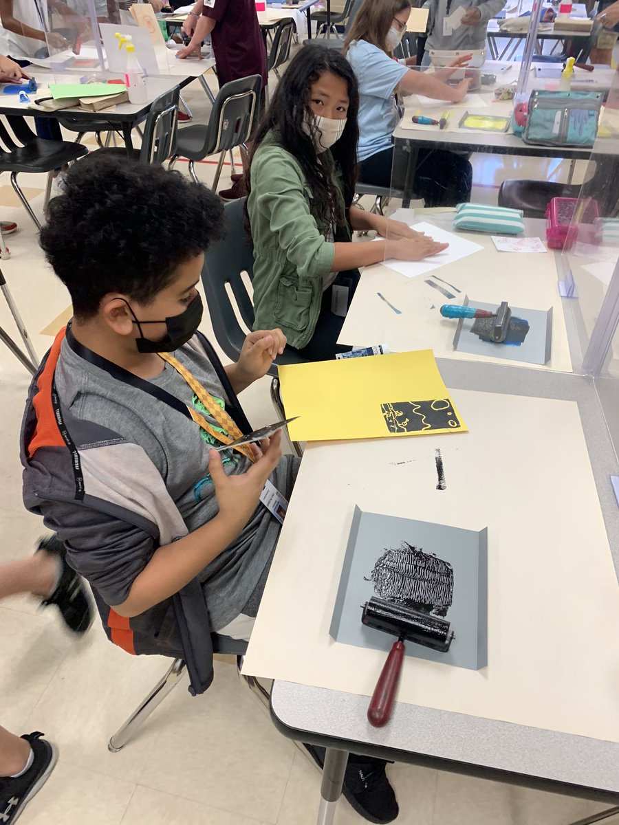 5th grade having a blast learning about printmaking #WarnerCFISD #CFISDArt