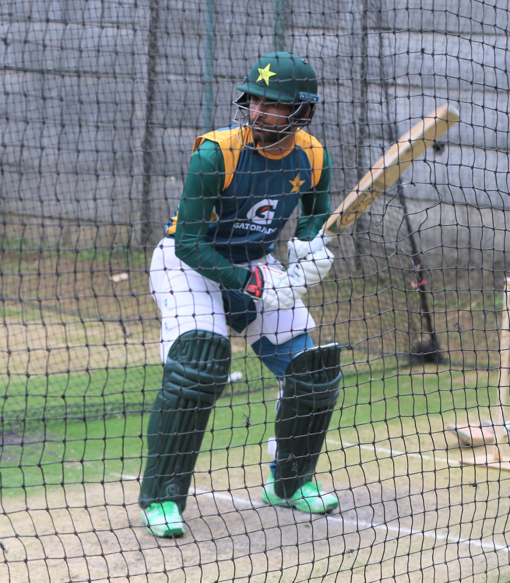 PakPassion's tweet photo. Pictures (courtesy of the PCB) of the Pakistan T20I squad practicing ahead of the 1st game

#ZIMvPAK https://t.co/ulmLzng7CD