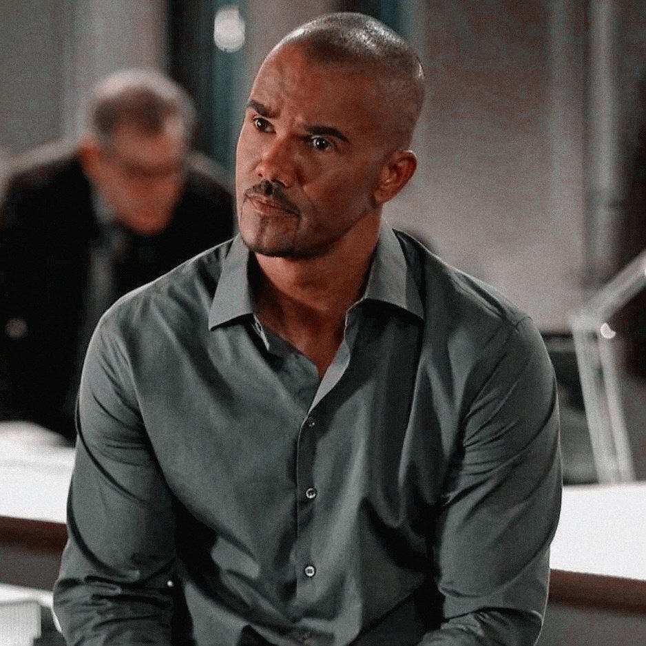 Happy birthday to shemar moore!! the only man I would let him to call me baby girl 