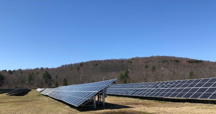 NYSERDA's tweet photo. Congratulations to the Maine-Endwell Central School District (@MECSDSpartans) on completing a #solar project that will generate 100% of the district’s electricity! Learn more about the project in @Solar_Builder: https://t.co/bVBHcMKF6k @RenovusSolar @NYSEandG https://t.co/i07BpT1jCY