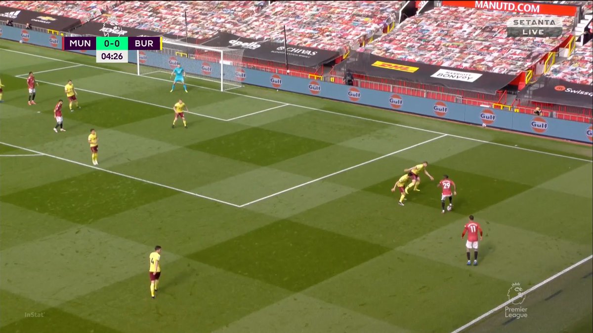 Mason runs wider and it creates a double team on AWB. This is where Mason needs to help by running into that zone. He doesn't and it ends the threat we had down there.Side point: Sancho is elite at managing double and triple teams. Perhaps I'll analyse that soon.