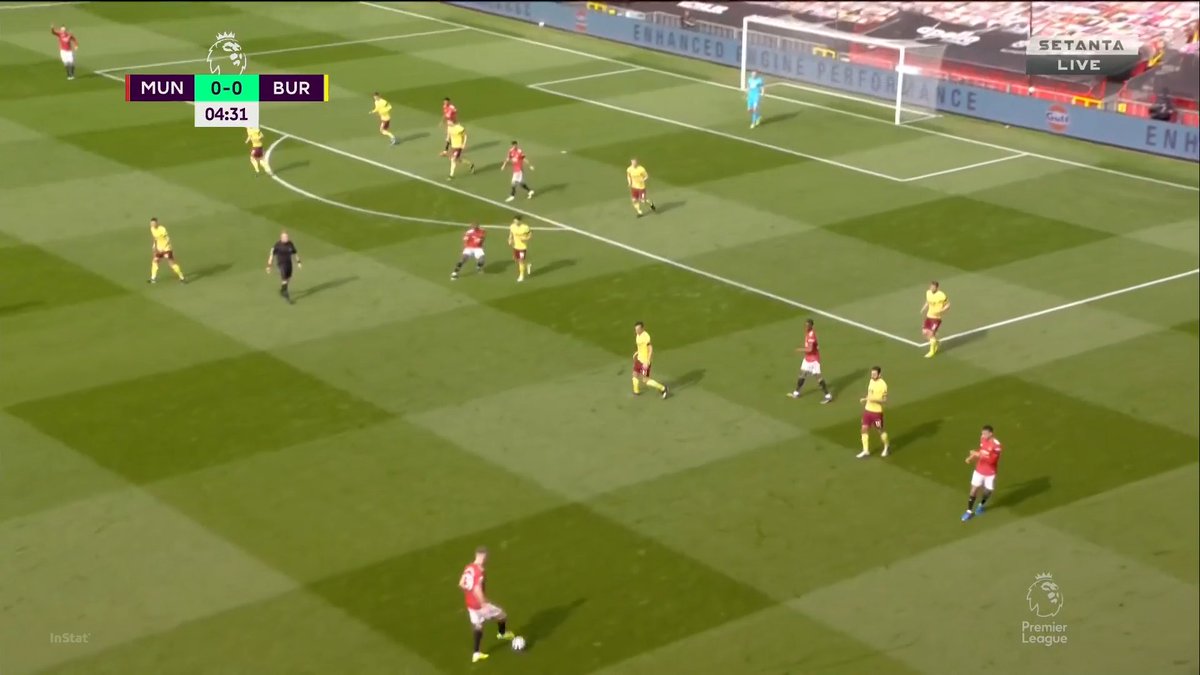 Mason runs wider and it creates a double team on AWB. This is where Mason needs to help by running into that zone. He doesn't and it ends the threat we had down there.Side point: Sancho is elite at managing double and triple teams. Perhaps I'll analyse that soon.